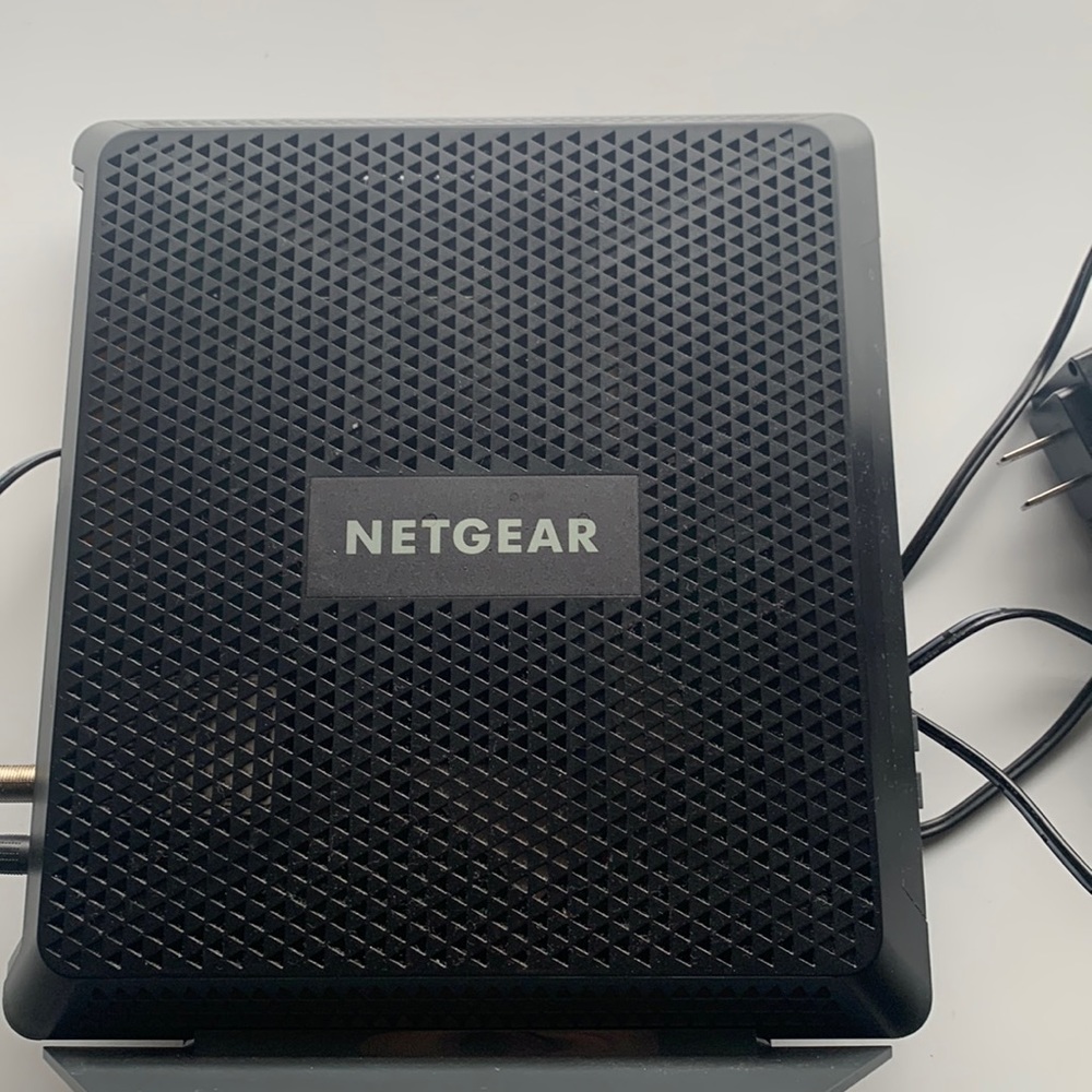 Used NETGEAR - Nighthawk AC1900 Router with DOCSIS 3.0 Cable Modem - Picture 2 of 2